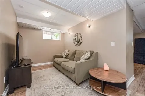 171 Courtney Street Centre Wellington ON N1M 0E2