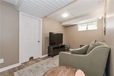 171 Courtney Street Centre Wellington ON N1M 0E2