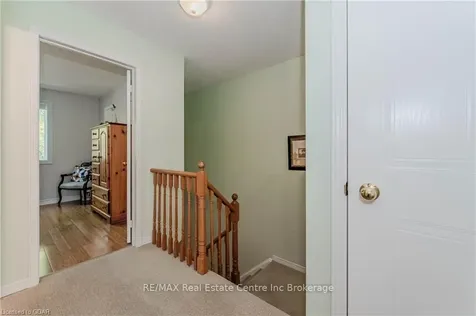 39 Ptarmigan Drive Guelph ON N1C 1E8