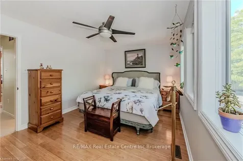 39 Ptarmigan Drive Guelph ON N1C 1E8