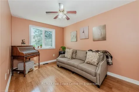 39 Ptarmigan Drive Guelph ON N1C 1E8