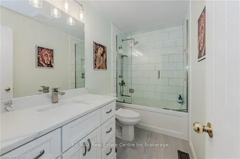 39 Ptarmigan Drive Guelph ON N1C 1E8