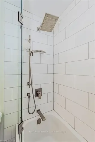 39 Ptarmigan Drive Guelph ON N1C 1E8