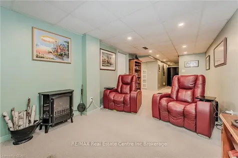 39 Ptarmigan Drive Guelph ON N1C 1E8