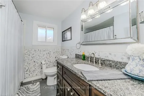 98 Gracefield Crescent Kitchener ON N2E 1R9