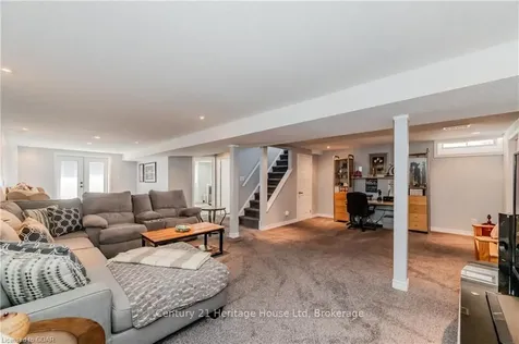 98 Gracefield Crescent Kitchener ON N2E 1R9