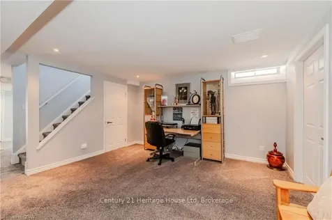 98 Gracefield Crescent Kitchener ON N2E 1R9