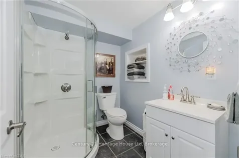 98 Gracefield Crescent Kitchener ON N2E 1R9