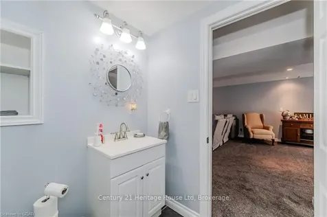 98 Gracefield Crescent Kitchener ON N2E 1R9