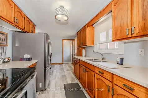 98 Gracefield Crescent Kitchener ON N2E 1R9