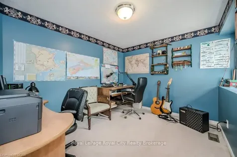 77 Hill Trail Guelph ON N1E 7C6