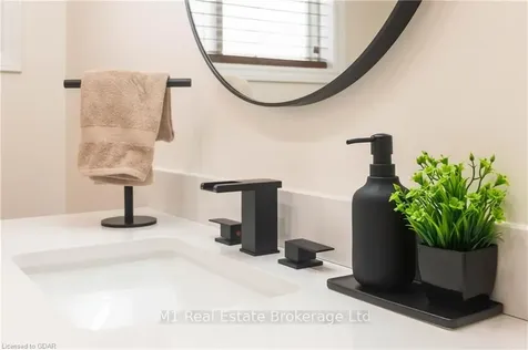 10 Atto Drive Guelph ON N1E 0E4