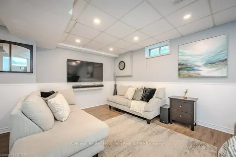 21 Kortright Road E Guelph ON N1G 4C9