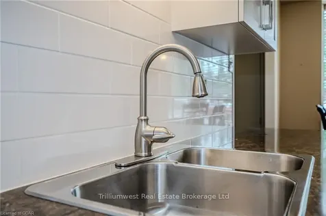 416 Limeridge Road E Hamilton ON L9A 2S7