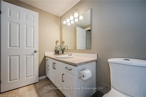416 Limeridge Road E Hamilton ON L9A 2S7