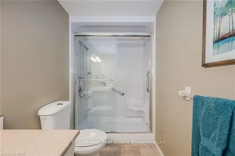 416 Limeridge Road E Hamilton ON L9A 2S7