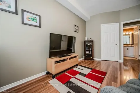 416 Limeridge Road E Hamilton ON L9A 2S7