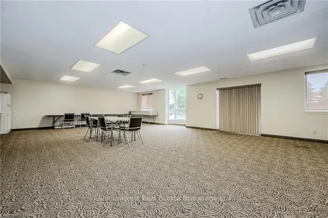 416 Limeridge Road E Hamilton ON L9A 2S7