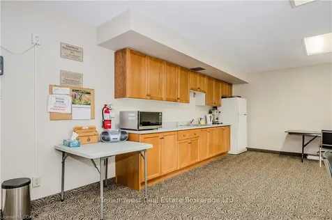 416 Limeridge Road E Hamilton ON L9A 2S7
