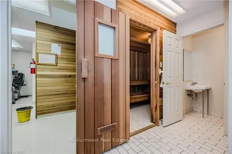 416 Limeridge Road E Hamilton ON L9A 2S7