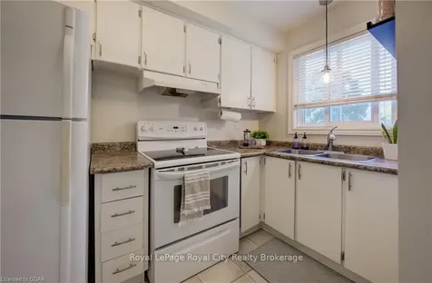 152 Sunset Court Cambridge ON N1S 4M3