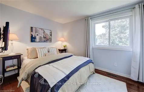 152 Sunset Court Cambridge ON N1S 4M3