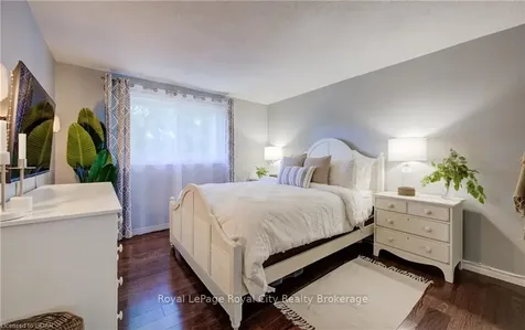 152 Sunset Court Cambridge ON N1S 4M3