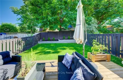 152 Sunset Court Cambridge ON N1S 4M3