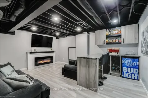 135 Courtney Street N/a Centre Wellington ON N1M 0E3