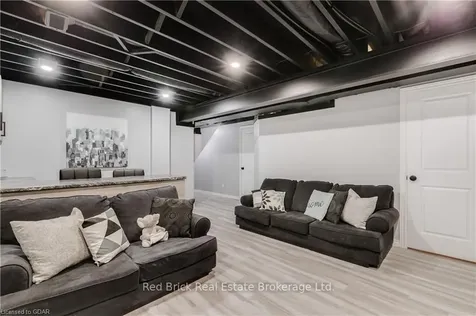 135 Courtney Street N/a Centre Wellington ON N1M 0E3