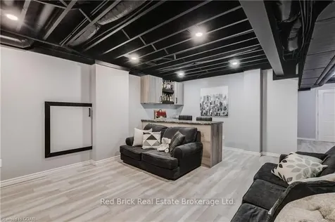 135 Courtney Street N/a Centre Wellington ON N1M 0E3