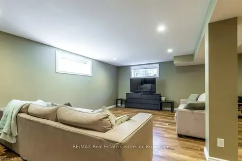 24 Burke Court Guelph ON N1L 1J2