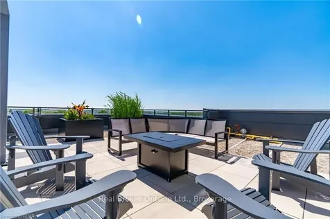 332 Gosling Gardens Guelph ON N1L 1G7