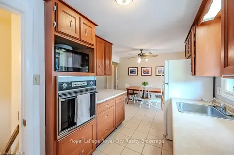 120 Weaver Street Cambridge ON N3C 1W4