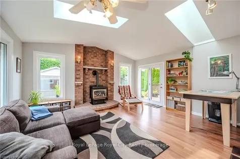 120 Weaver Street Cambridge ON N3C 1W4