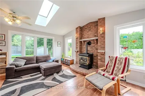 120 Weaver Street Cambridge ON N3C 1W4