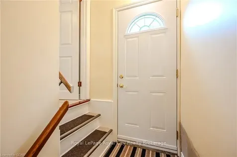 120 Weaver Street Cambridge ON N3C 1W4