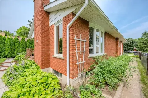 120 Weaver Street Cambridge ON N3C 1W4