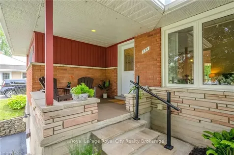 120 Weaver Street Cambridge ON N3C 1W4