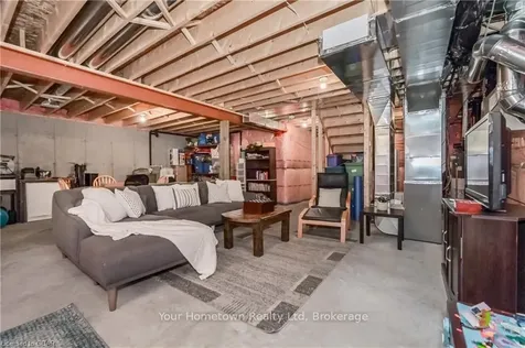 43 Stumpf Street Centre Wellington ON N0B 1S0