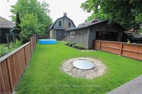 581 Street Andrew Street W Centre Wellington ON N1M 1P4