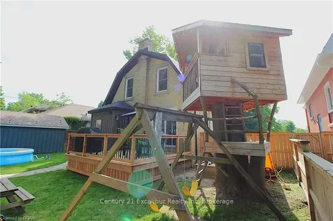 581 Street Andrew Street W Centre Wellington ON N1M 1P4