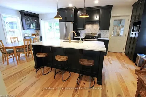 581 Street Andrew Street W Centre Wellington ON N1M 1P4