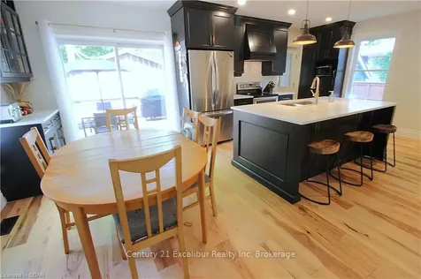 581 Street Andrew Street W Centre Wellington ON N1M 1P4