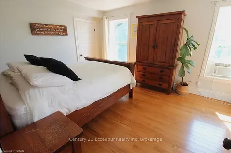 581 Street Andrew Street W Centre Wellington ON N1M 1P4