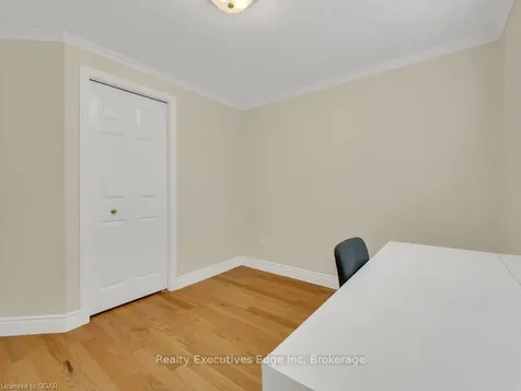 21 Munroe Crescent Guelph ON N1G 5E5