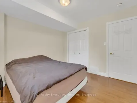 21 Munroe Crescent Guelph ON N1G 5E5