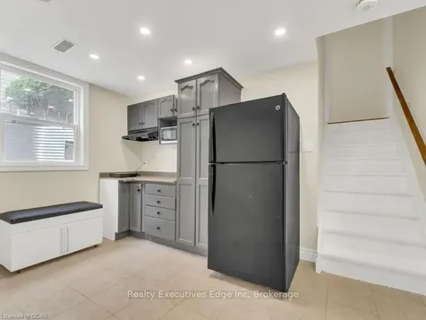 21 Munroe Crescent Guelph ON N1G 5E5