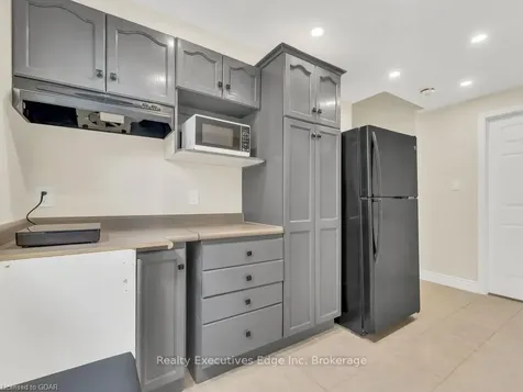 21 Munroe Crescent Guelph ON N1G 5E5