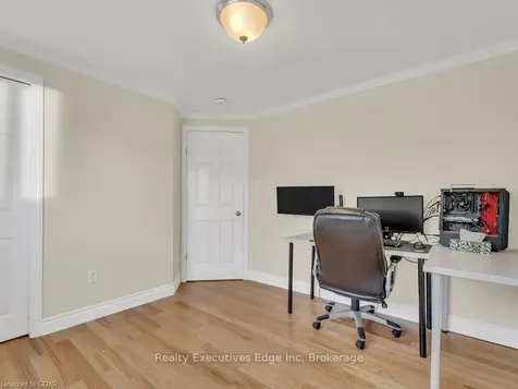 21 Munroe Crescent Guelph ON N1G 5E5